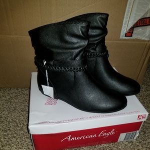 American Eagle black booties size 8